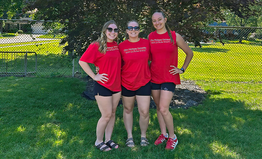 Shelby Bay ’26 (from left), Maria Thibodeaux ’27, and Maddie Hoyt ’26 