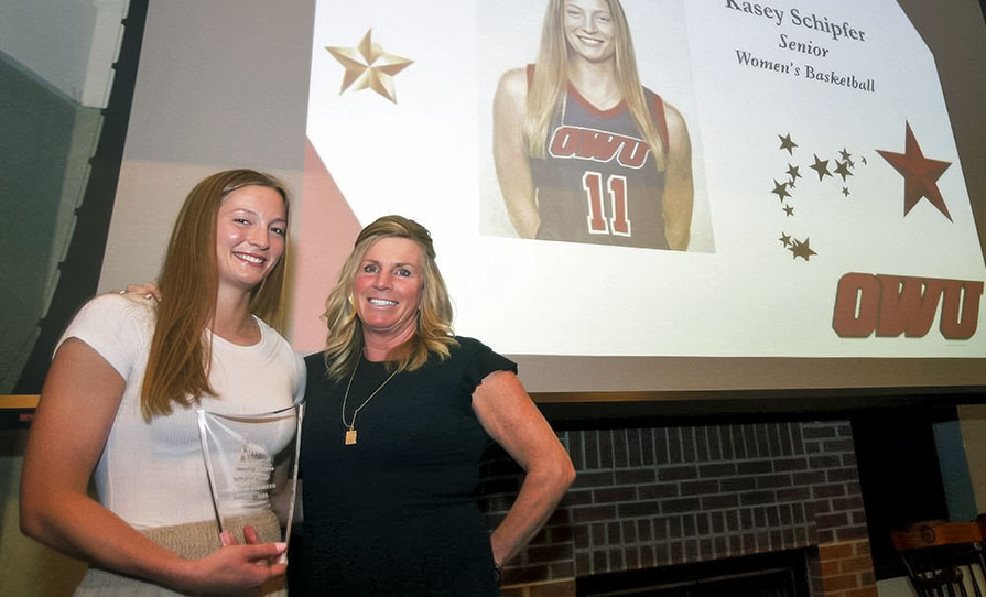 Kasey Schipfer ’24 andHead Coach Stacey Ungashick Lobdell at Dale Bruce Awards