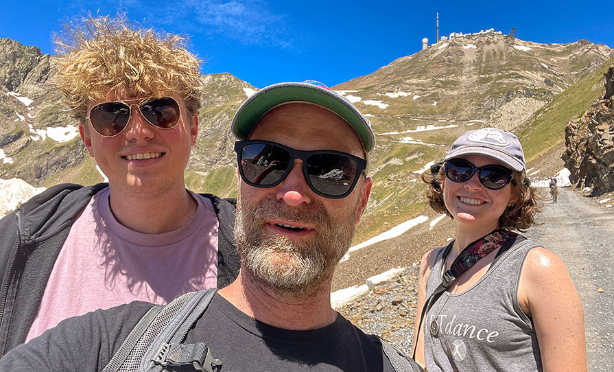 Ethan Livingston ’24 (left), professor Eric Gangloff, and Alyssa Head ’24