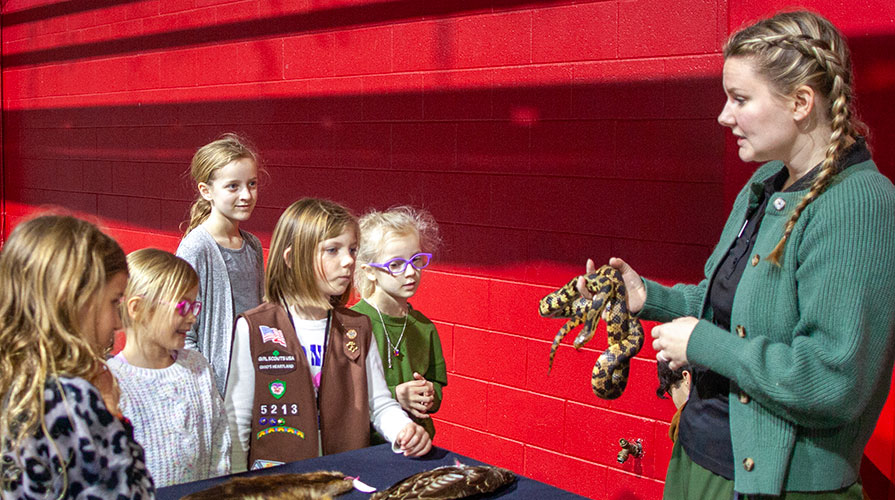 Allison Sullivan of the Ohio Wildlife Center at the Bishop Backers Winter Community Day